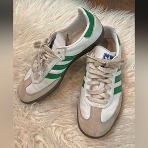 Adidas Sambas green stripe!